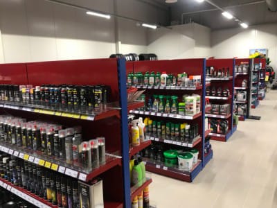 SIA "Viss veikaliem un warehouse" offers high-quality solutions for trade and store shelving systems